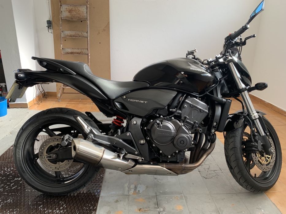 Honda Hornet 2009 — Preta  42.000 km  IMPECÁVEL 4.700€