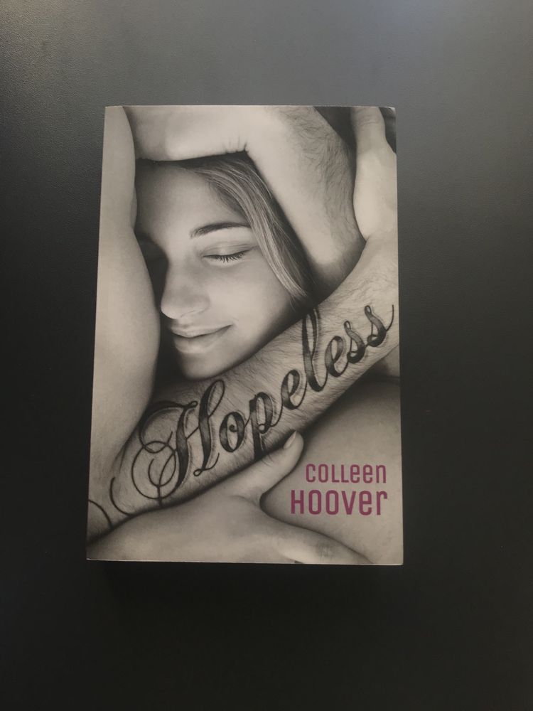 książka Hopeless Colleen Hoover