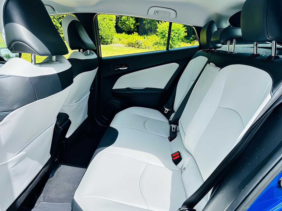 Toyota Prius      2016