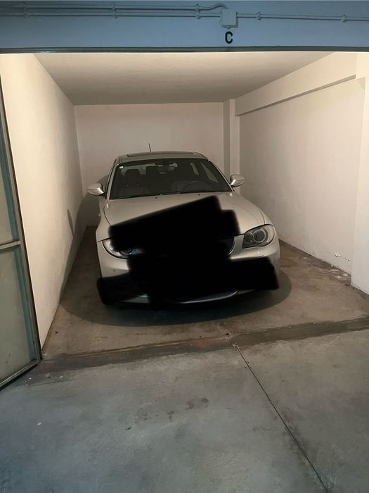 Garagem, individual e fechada,  junto Centro Saúde Infias