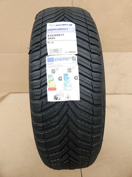 215/65R17 michelin crossclimate 2