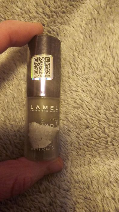 Nowy cień do powiek w płynie kremie płynny zapakowany nude brąz Lamel