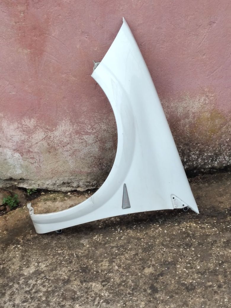 Guarda Lamas Renault Megane ll Ano 2002 a 2008 com Pisca Cor Branco