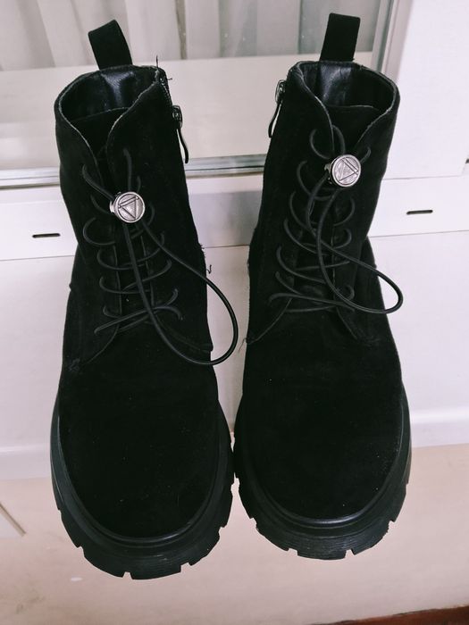 Ботінки жіночі 39