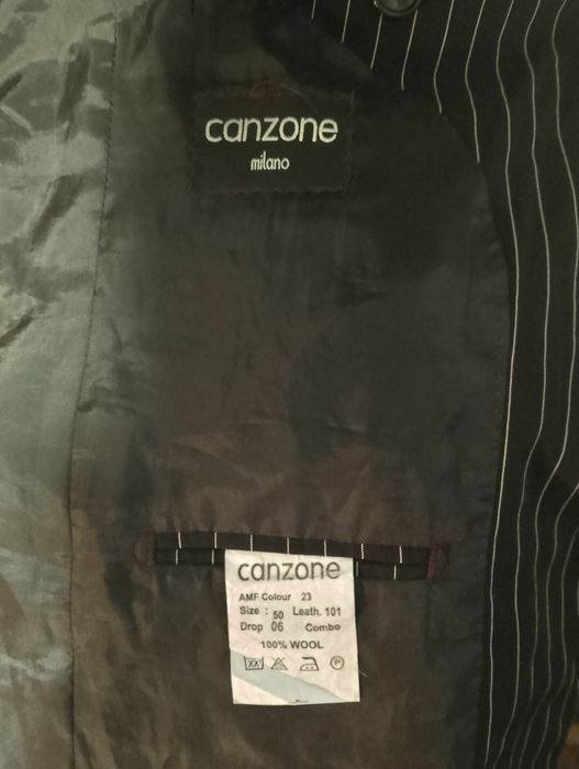 Продам Стильный классический костюм