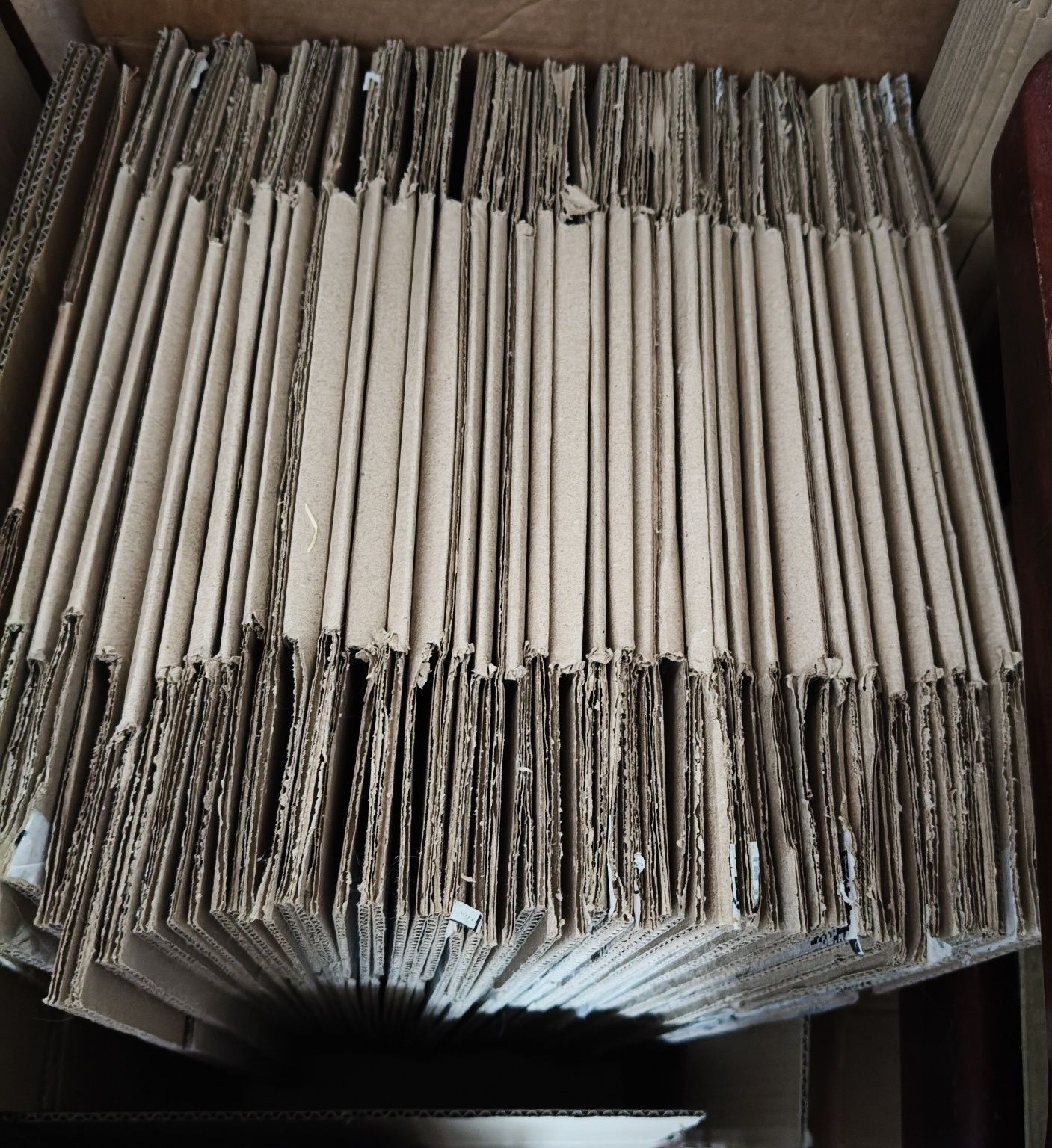 Pudełka kartonowe 38x15x17cm  cena 1zł/szt. używane.