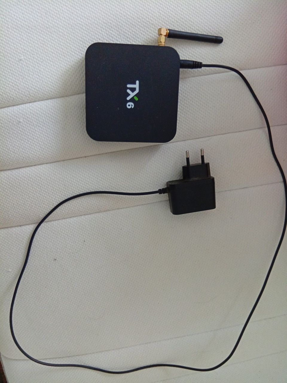 Tv box Tx6 4/32gb android stan bdb