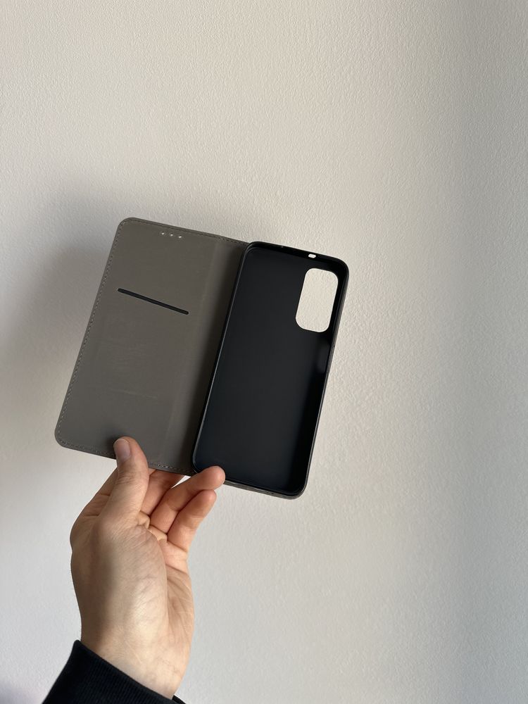 Etui zamykane czarne do Samsung A05s