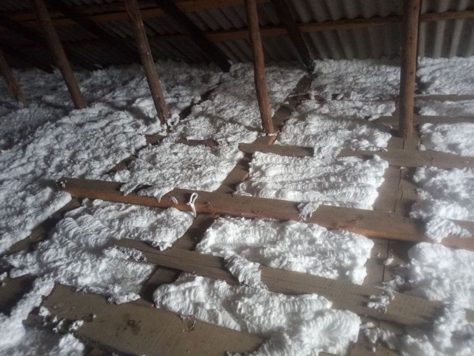 Утеплення Піноізолом Рідкій пінопласт стіни та дахи