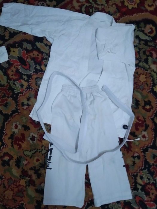 Продам кімоно для єдиноборств.