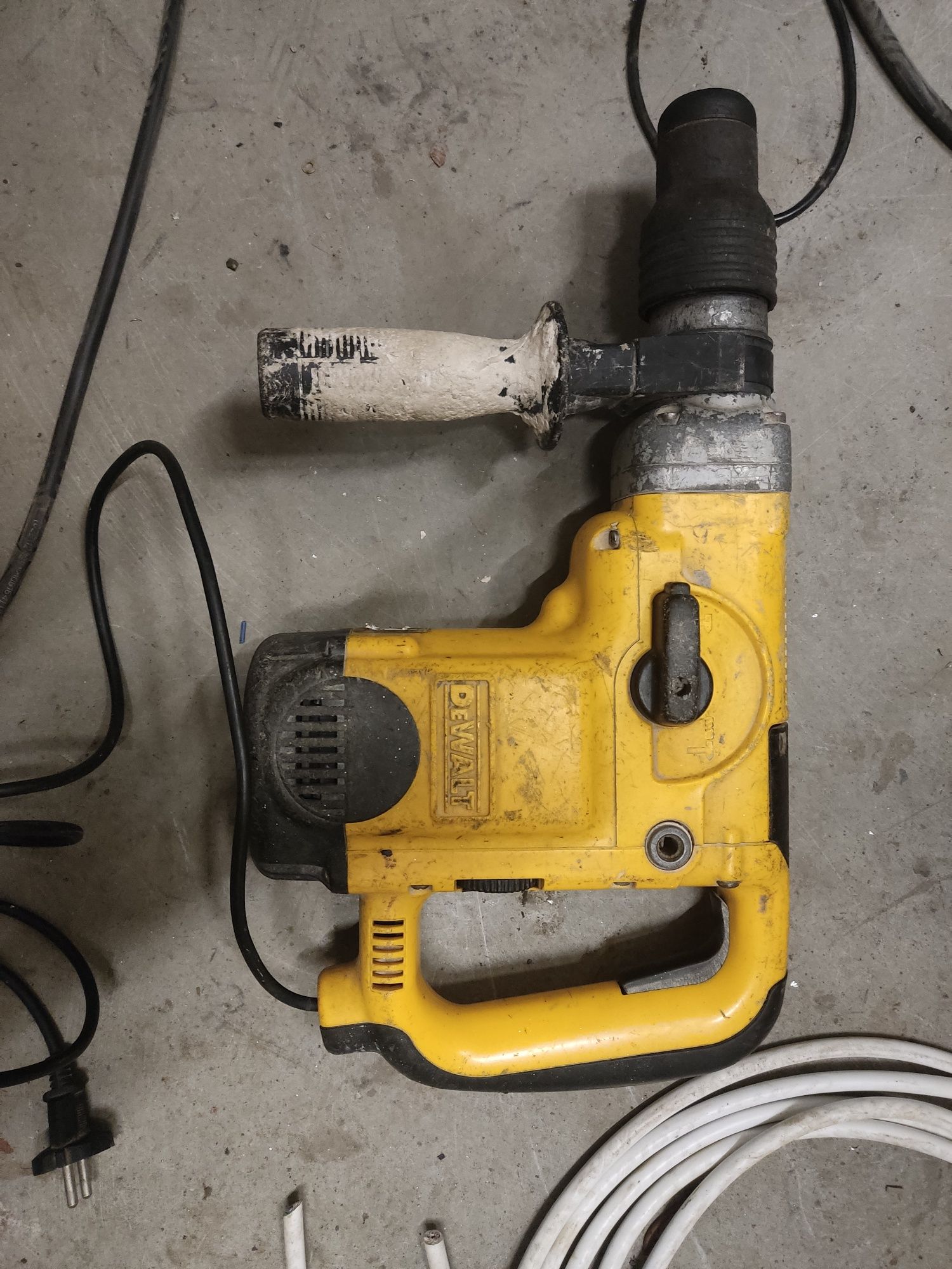 Młot udarowy DeWalt D25600K-06