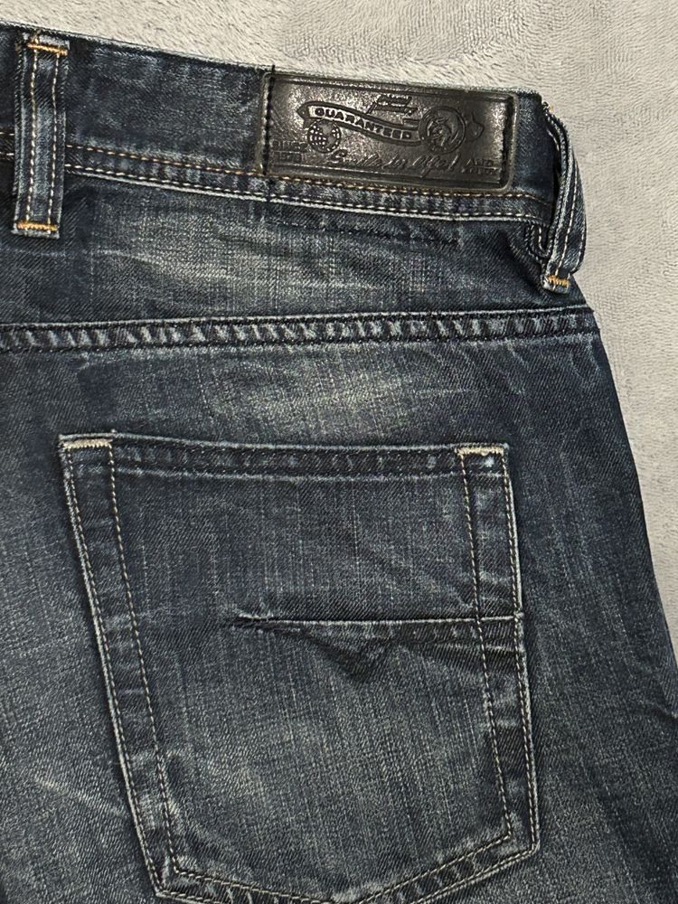 чоловічі джинси Diesel Premium Denim, розмір 29, нові.