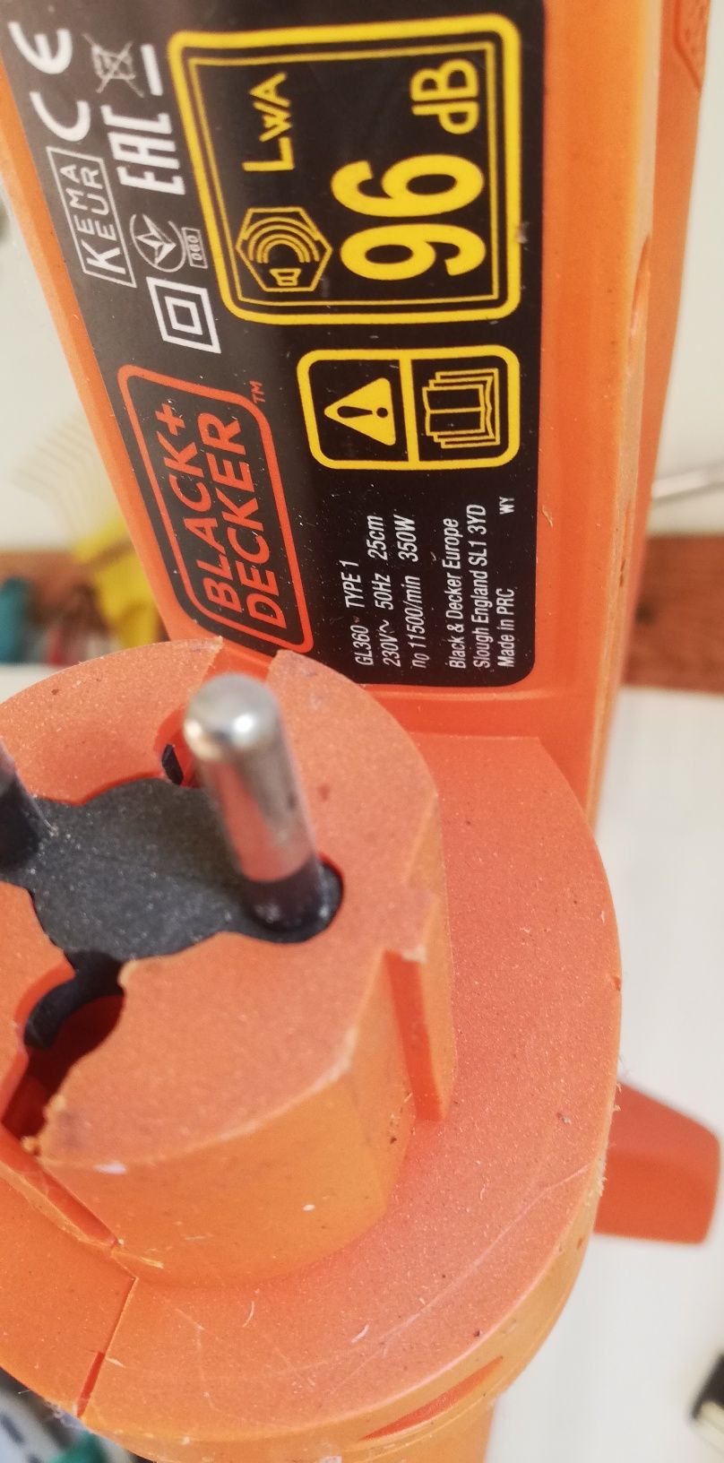 Aparador relva black and decker - elétrico