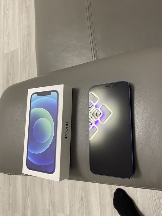 Айфон 12 Blue 256 CB не вмикаєтця