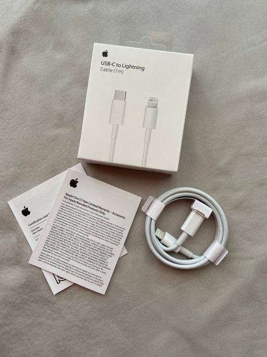 Мережевий зарядний пристрій