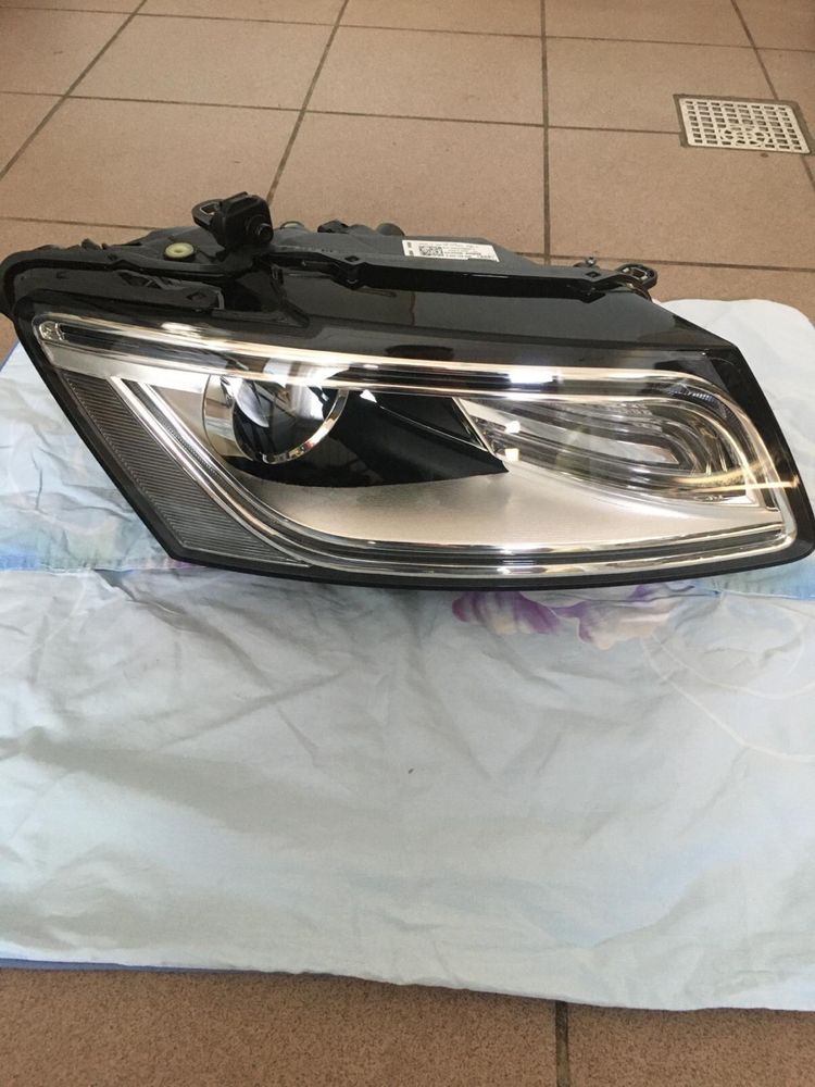 Audi Q5 8R0 LIFT XNENON, lampa prawa przod