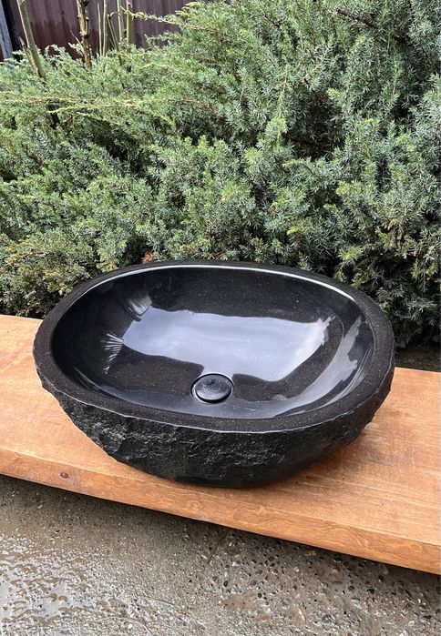 Раковина з каменю