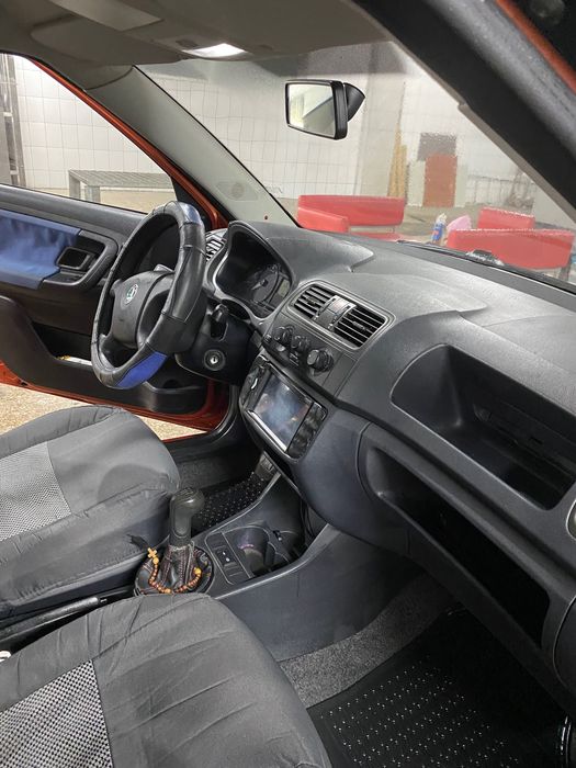 Продам автомобіль Skoda Fabia 1/2