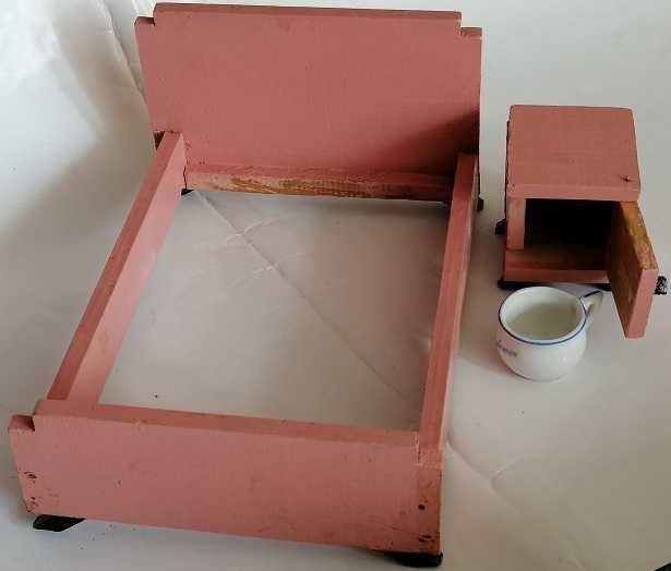 Mobília de brincar madeira: roupeiro, toucador, cama, mesas, cadeiras