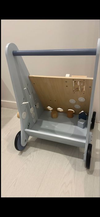 Carro andador novo multiactividades em madeira SKLUM