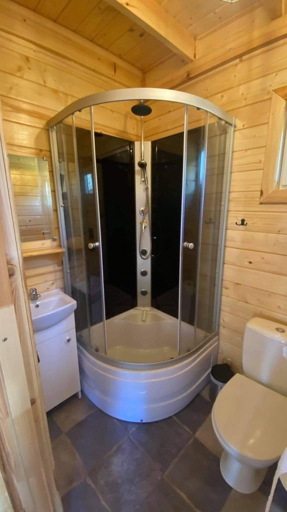 Domki z linią brzegową#jezioro# pomost#sprzęty wodne#sauna#jacuzzi
