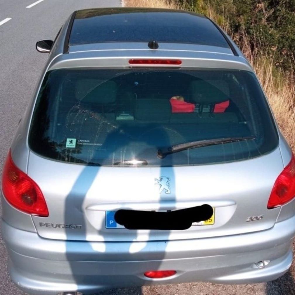Peugeot 206 blacksilver 140 mil