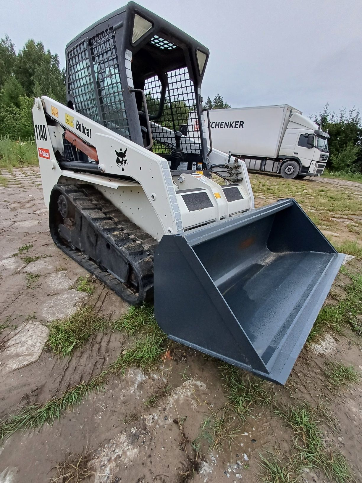 Bobcat T140 miniładowarka