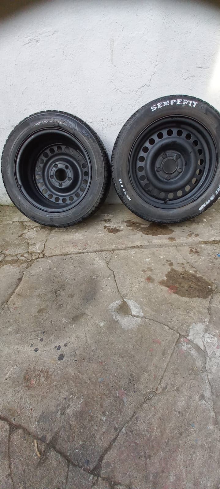 2 opony zimowe wraz z felgami 185/60R15