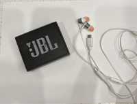 Głośnik JBL i słuchawki JBL