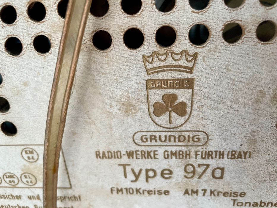 Радиоприемник Grundig.