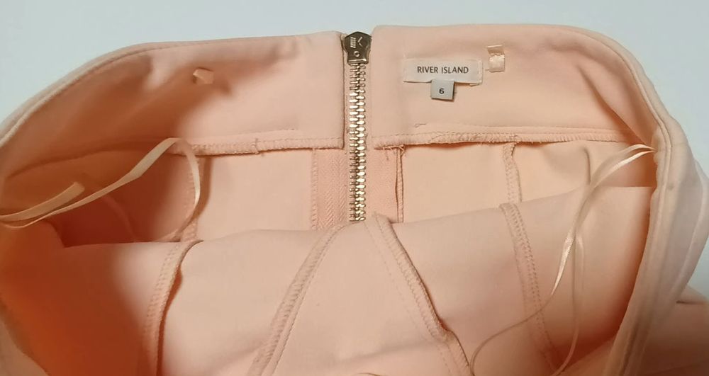 Piękna sukienka  RIVER ISLAND