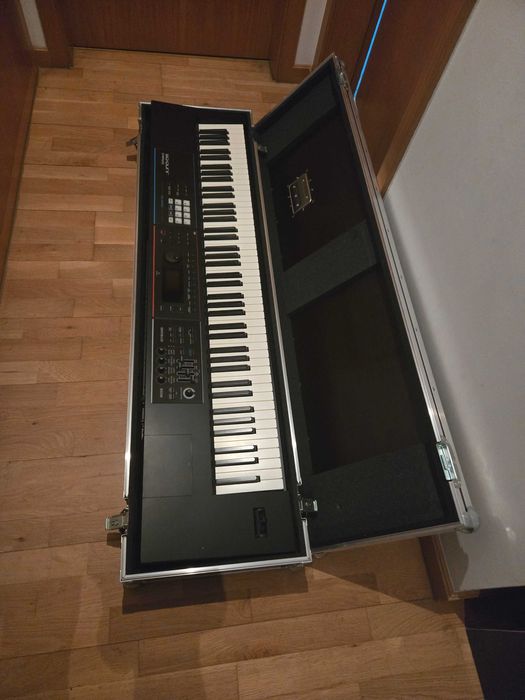 Roland Juno DS88 (sem uso) + Stand + Flight Case (Caixa de Transporte)