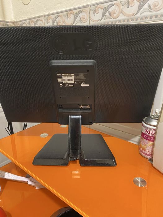 Monitor LG semi novo