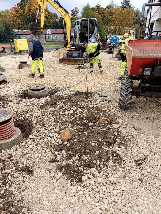 Uslugi koparka obrotowa kolowa, minikoparka, wozidlo budowlane 1 .5t