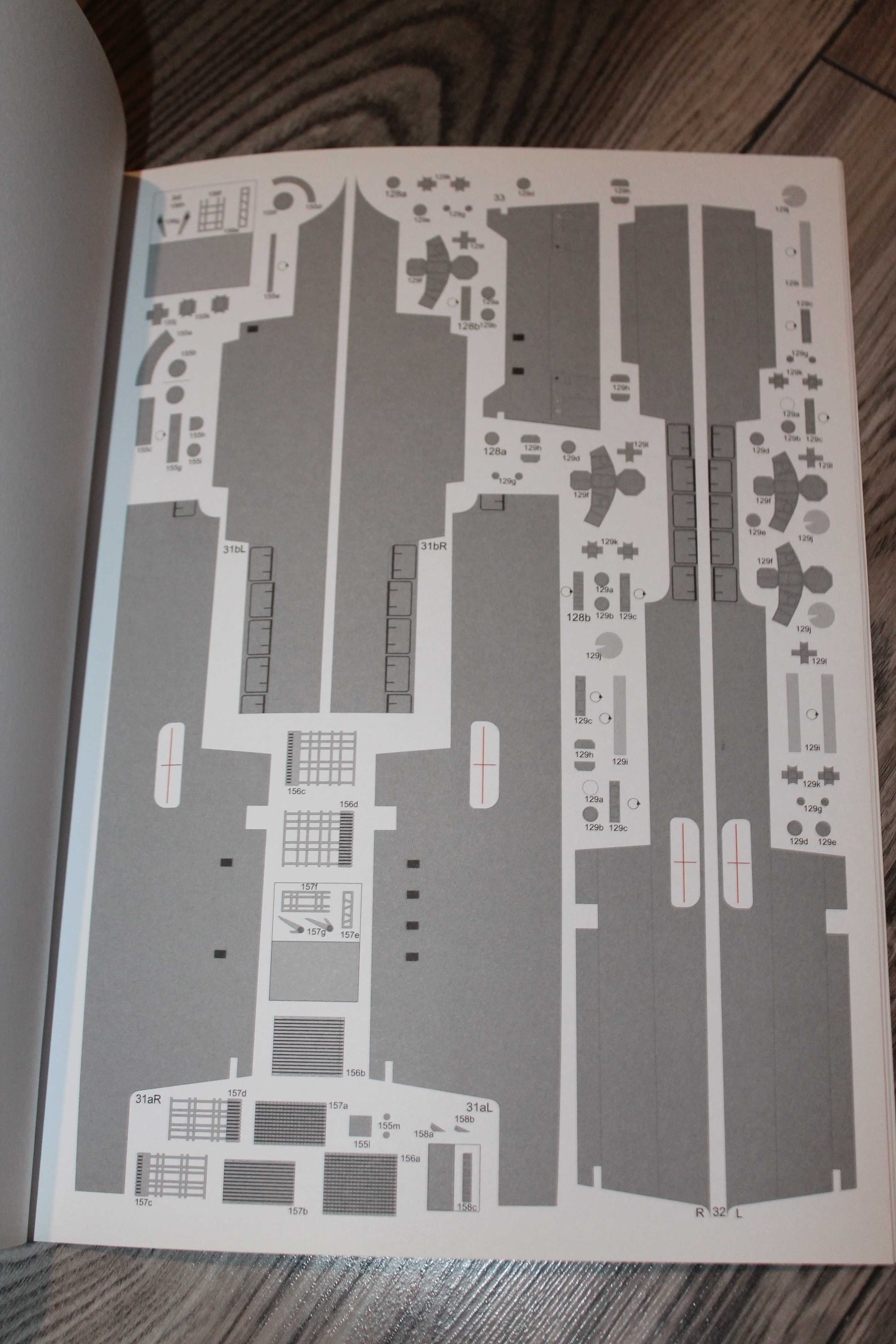 Model kartonowy Fregaty projektu 1135.6 (Talwar) wyd. YG Model + laser