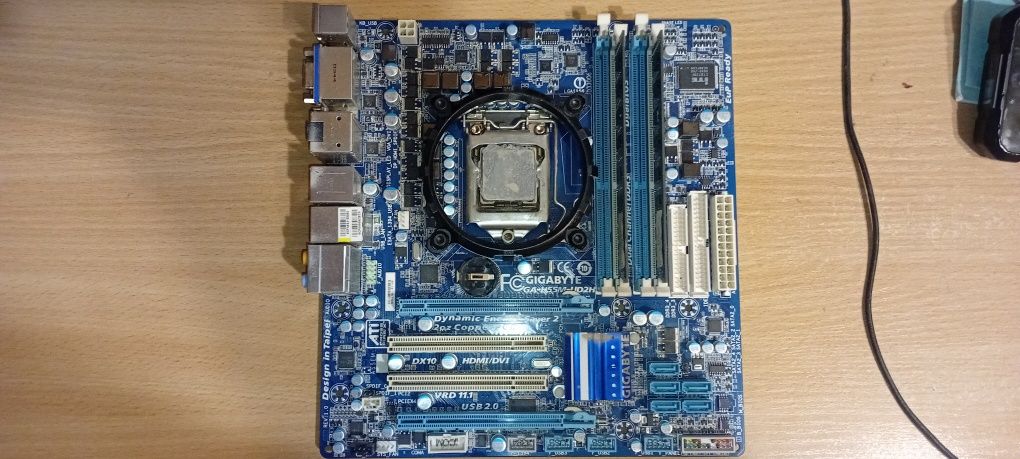 Продам комплект gigabyte ga-h55m-ud2h, xeon x3440, 16gb ddr3 2×8