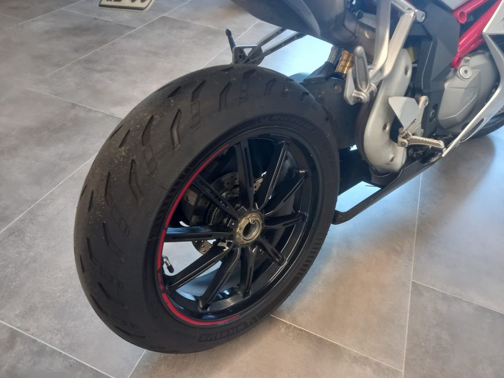 MV Agusta F4