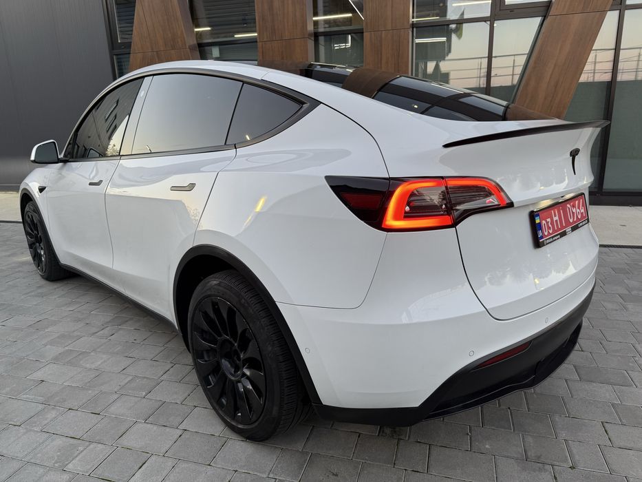 Tesla Model Y 2021