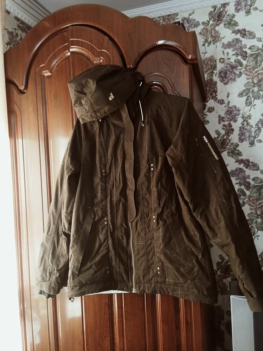 Продам женские куртки