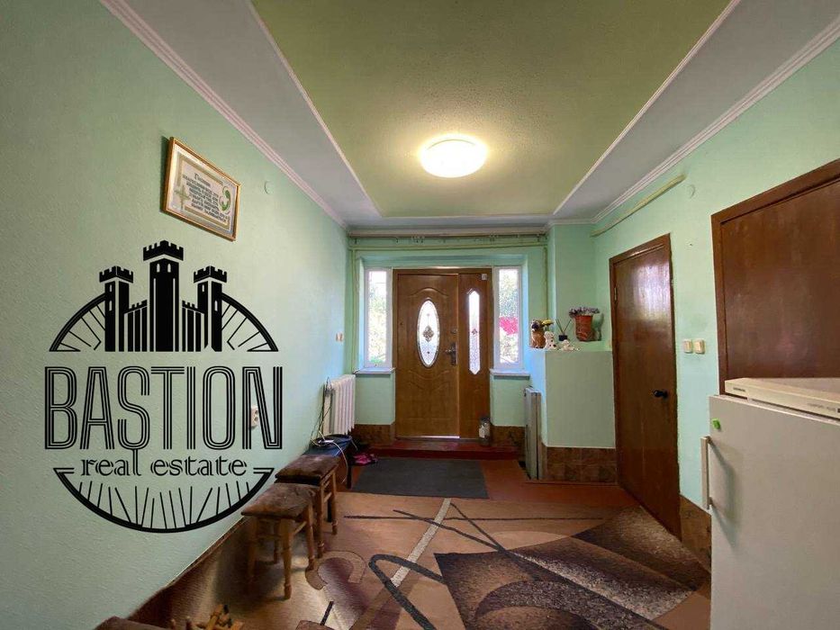 Продаж будинку у тихому та спокійному районі міста