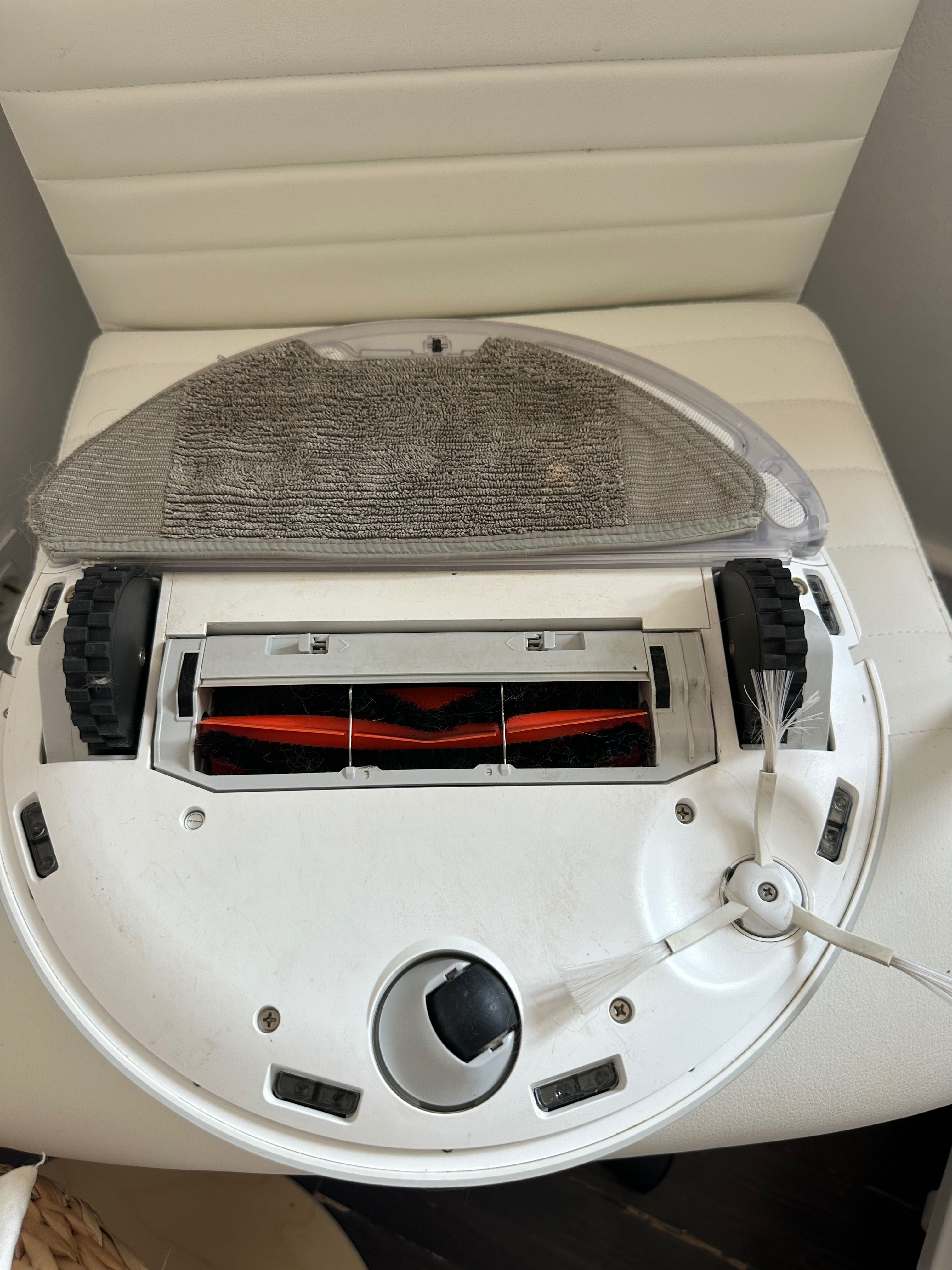 Moving sale! Xiaomi robot vacuum 2 pro