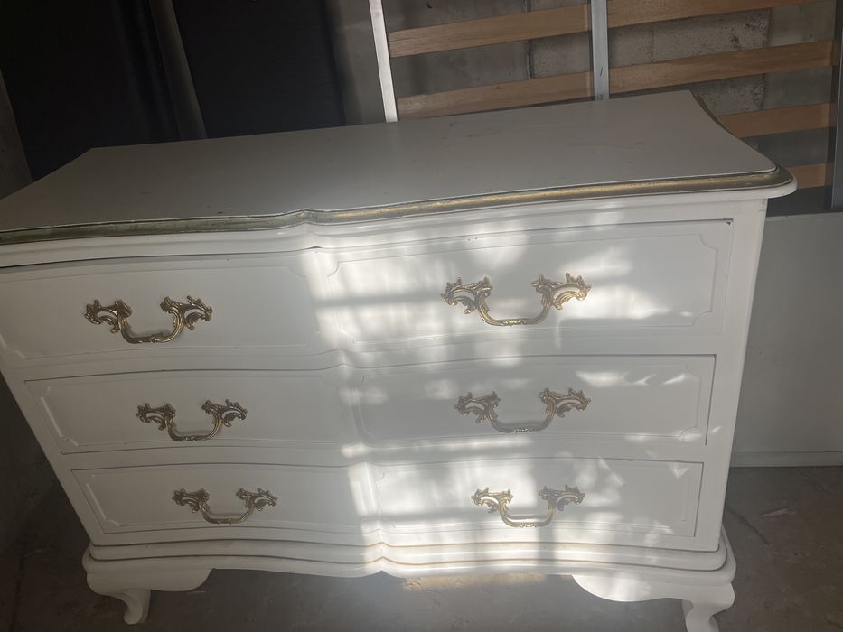 Comoda de quarto elegante