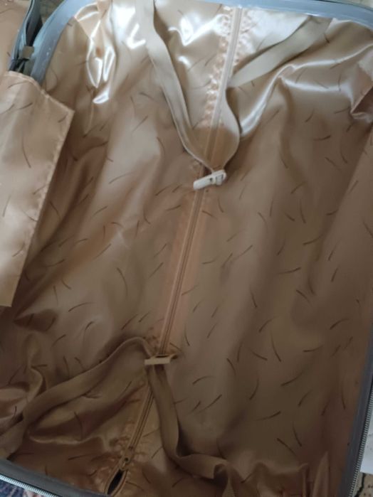 Walizka z kółkami - Wysokość 56 cm - stan dobry