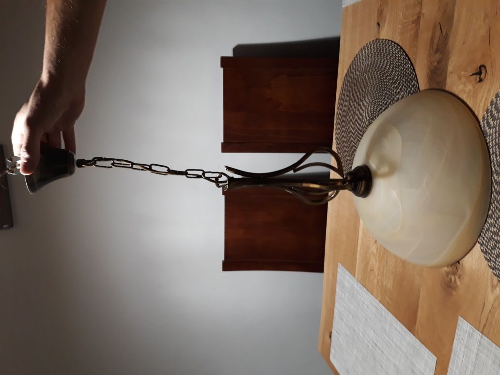 Lampa wisząca na łańcuszku