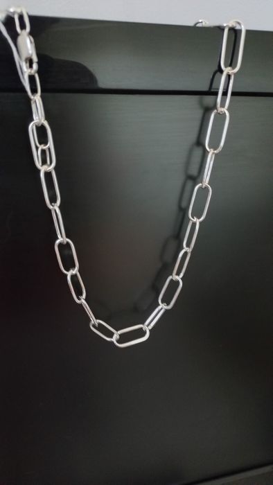 Продам цепь серебряную.