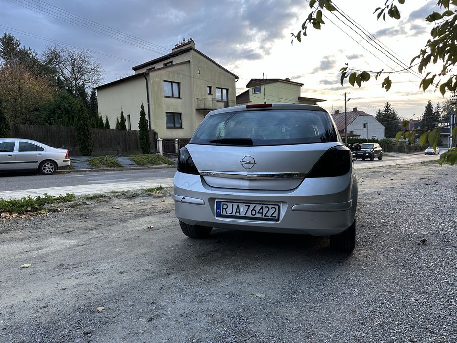 Opel Astra H 1.6 ben+lpg 2007r.