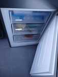 Frigorífico Indesit impecável não faz frio