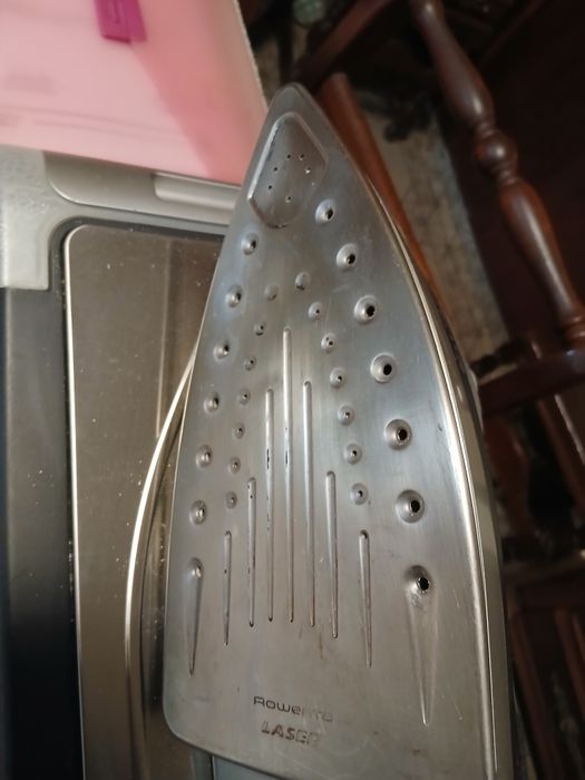 Ferro de engomar roventa