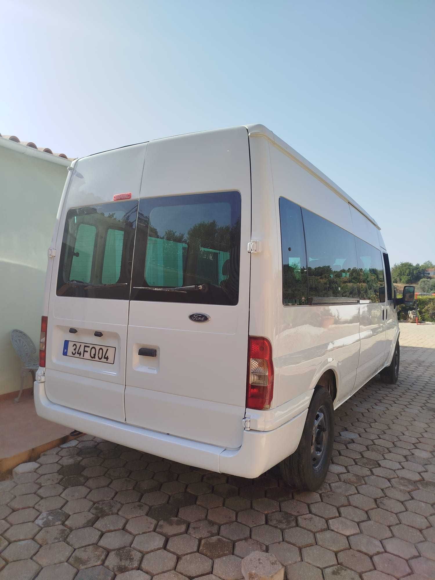 Ford transit 2.2 Diesel 9 Lugares-Literalmente impecável!