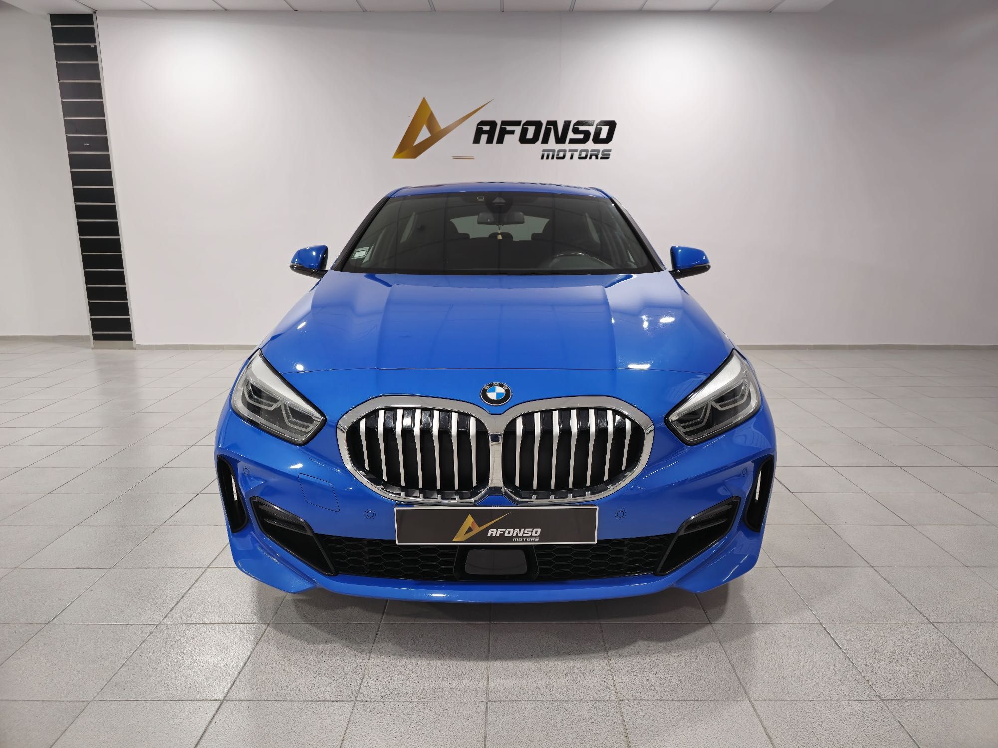 BMW 116 d Pack M Auto Semi-novo